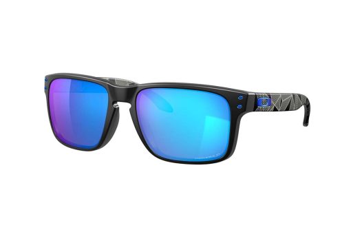 משקפי שמש Oakley מסגרת מרובעת בצבע שחור ועדשות פולארויד כחולות